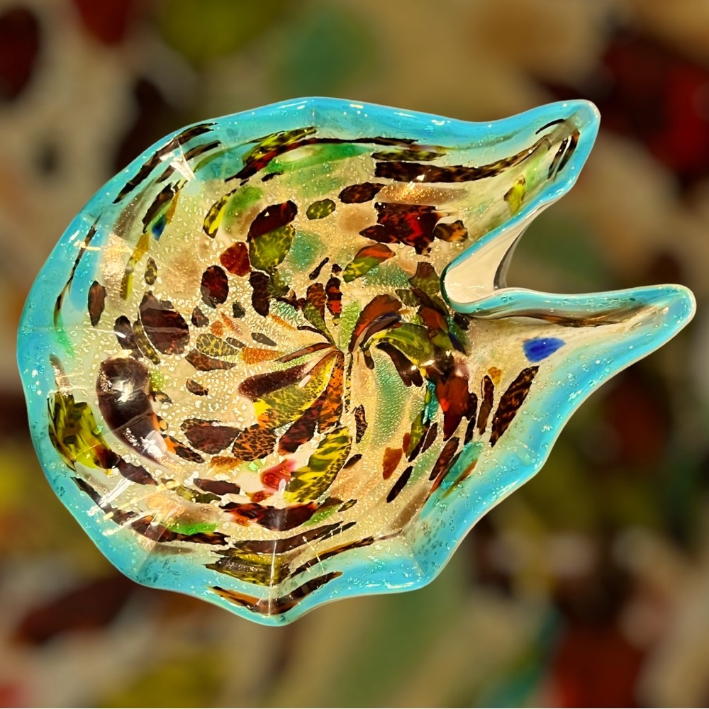 Vintage Murano bowl in polychrome Murines mouth-blown art glass. Italy 1960s.